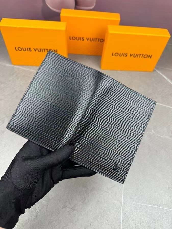 ルイ・ヴィトン パスポートカバー クーヴェルテュール･パスポール