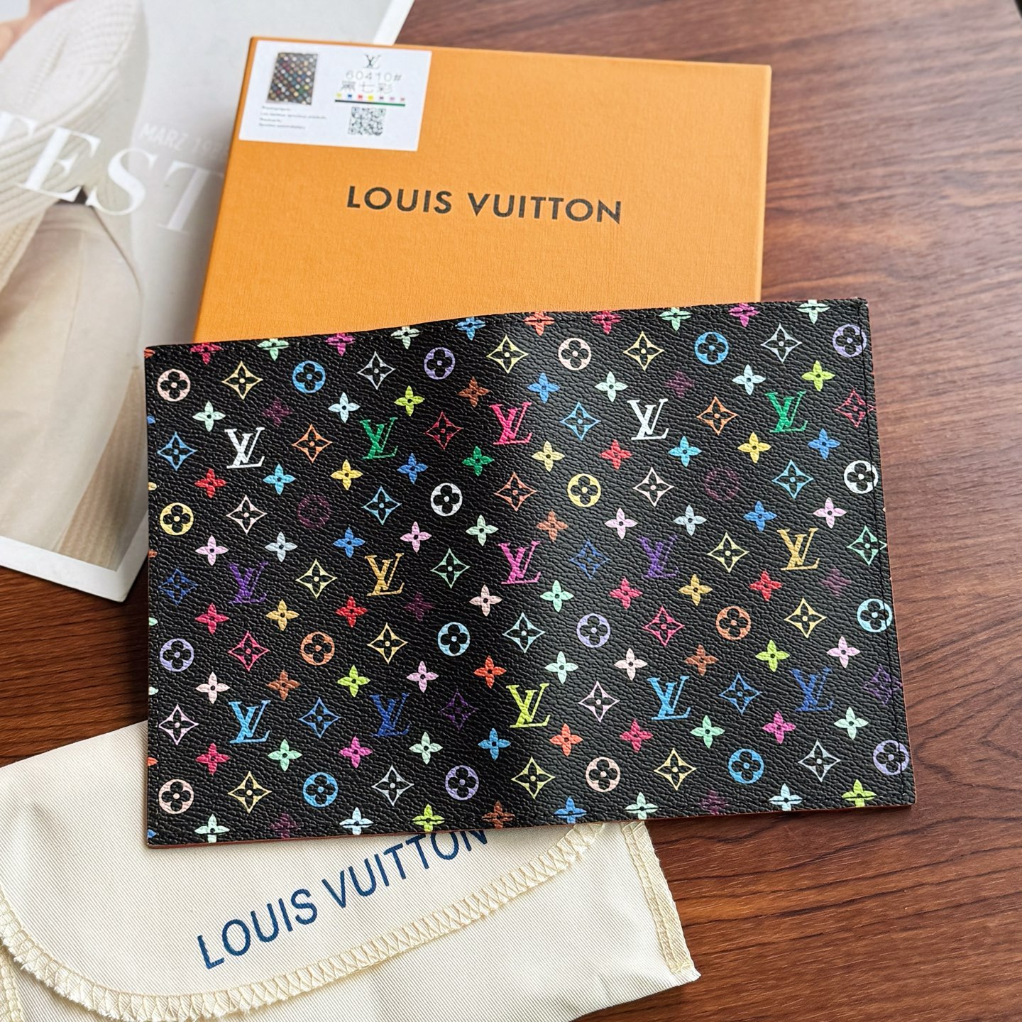 ルイ・ヴィトン「LV x TM」パスポートカバー クーヴェルテュール･パスポール