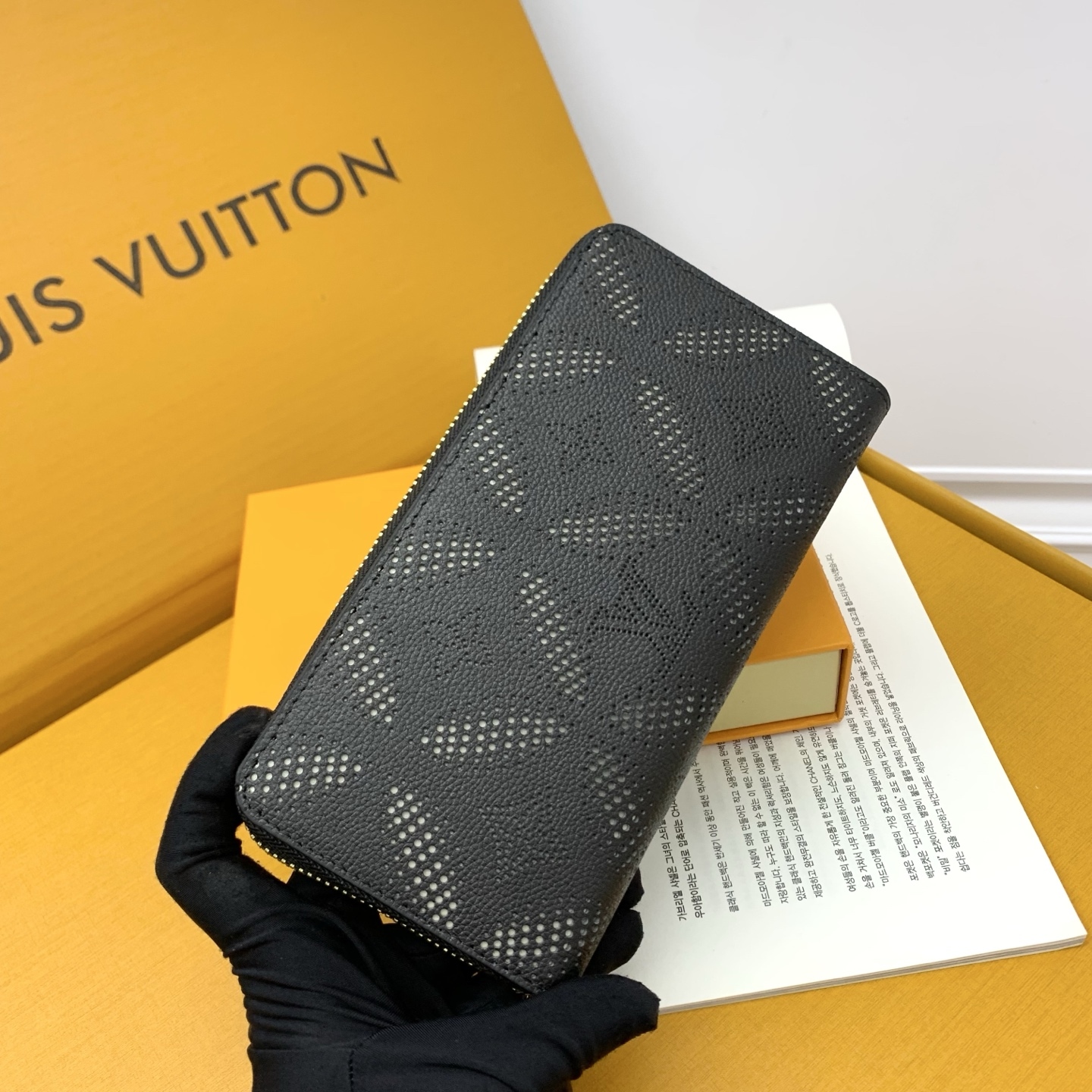 ルイ・ヴィトン「Louis Vuitton」新作 日本限定 ジッピー･ウォレット