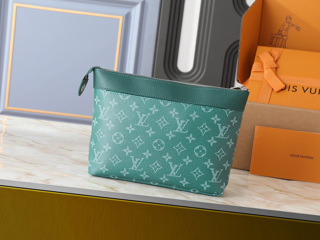 ルイ・ヴィトン「Louis Vuitton」ポシェット･ヴォワヤージュ スープル