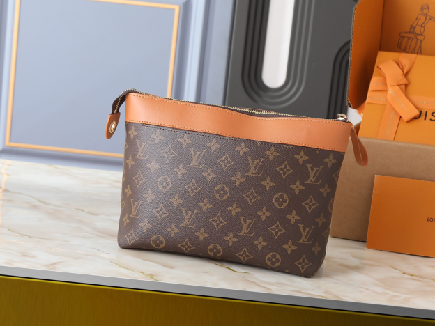 ルイ・ヴィトン「Louis Vuitton」ポシェット･ヴォワヤージュ スープル