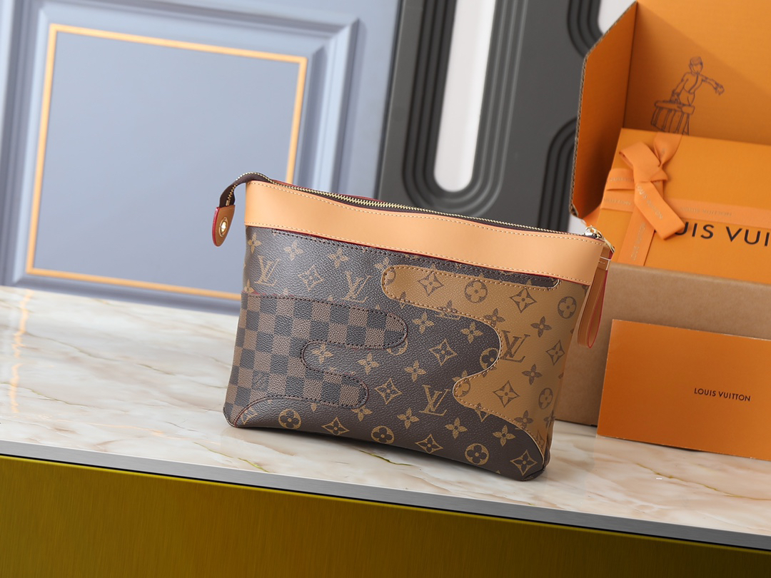 ルイ・ヴィトン「Louis Vuitton」ポシェット･ヴォワヤージュ スープル