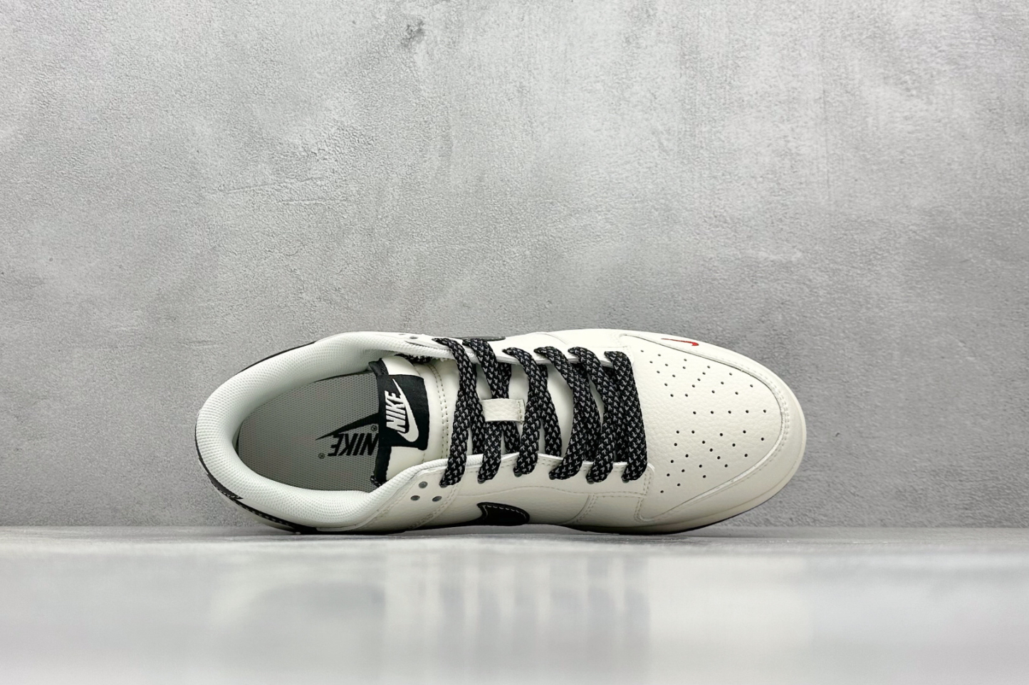 超入手困難ナイキ SB ダンクロー・スープラムコラボレーション日本限定