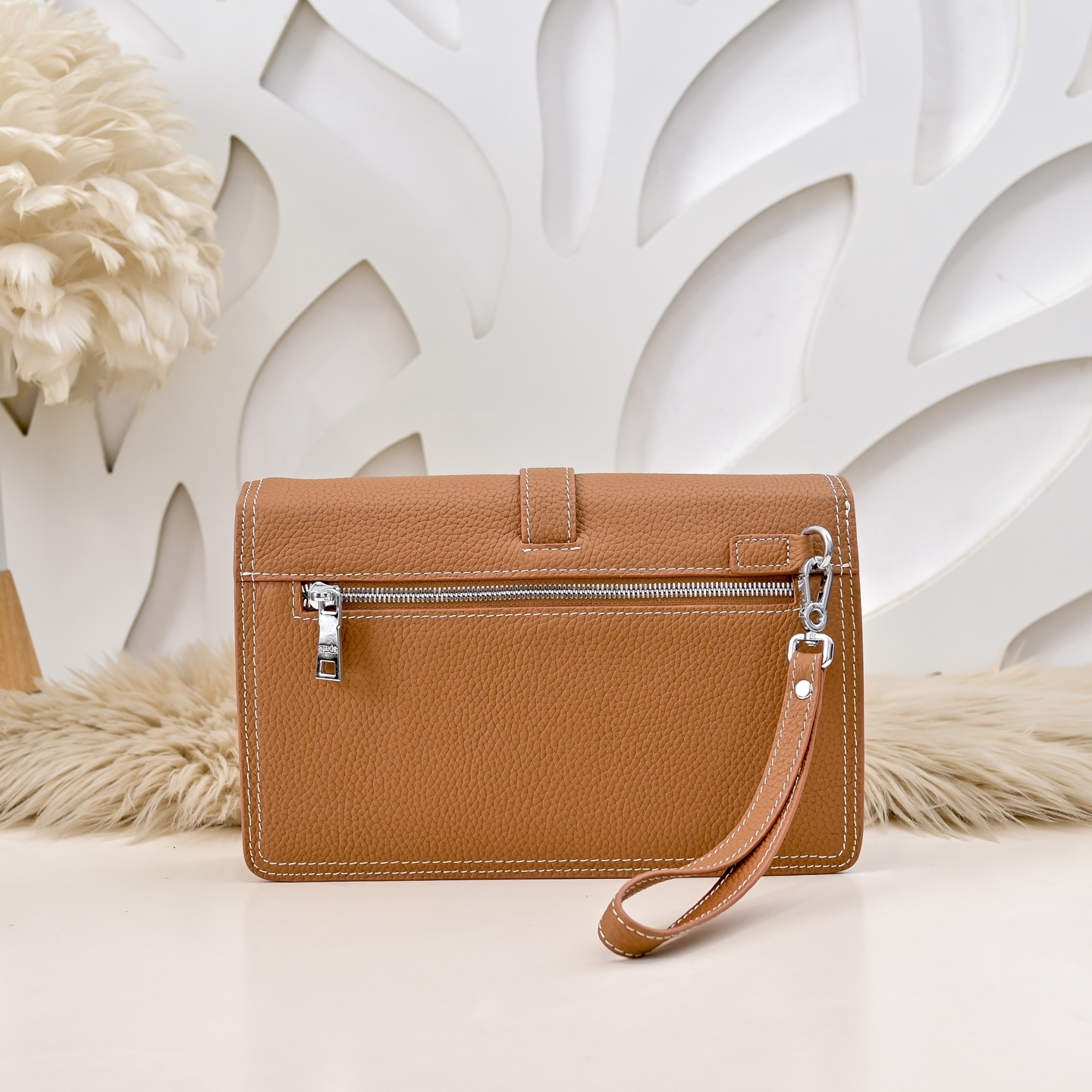 エルメス New H Passant フラップ付きクラッチバッグ