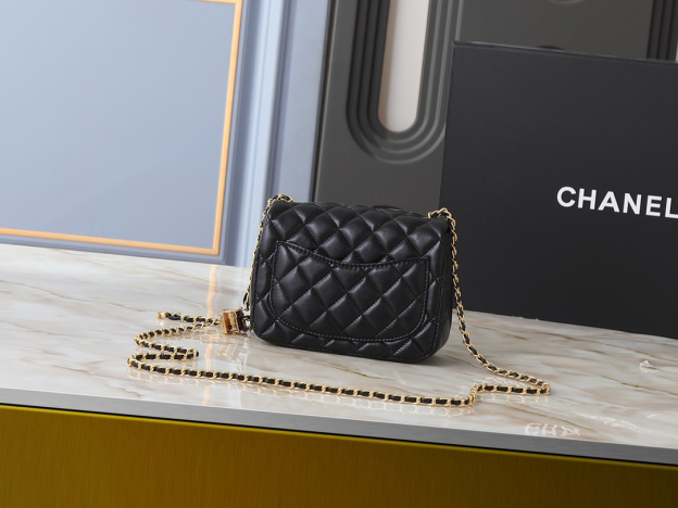 シャネル ミニ フラップ バッグ「Mini Flap Bag」