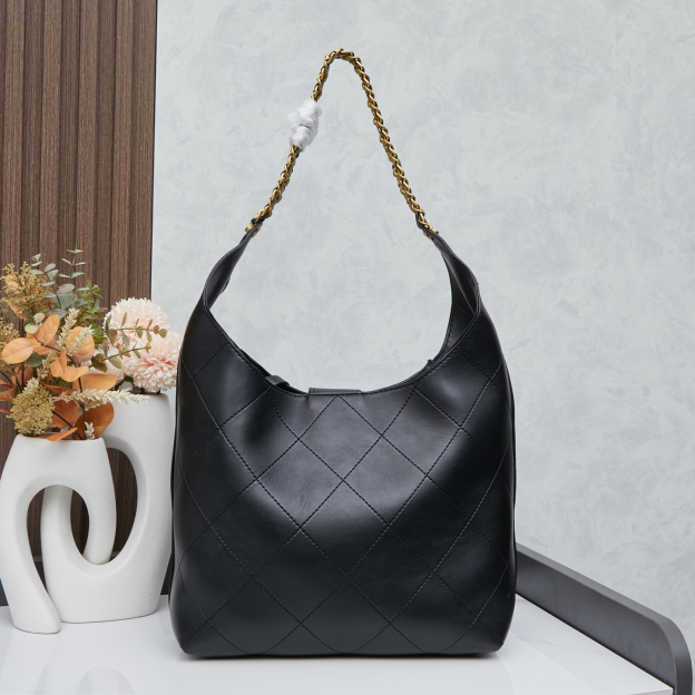 シャネル ホーボー バッグ「Hobo Bag」