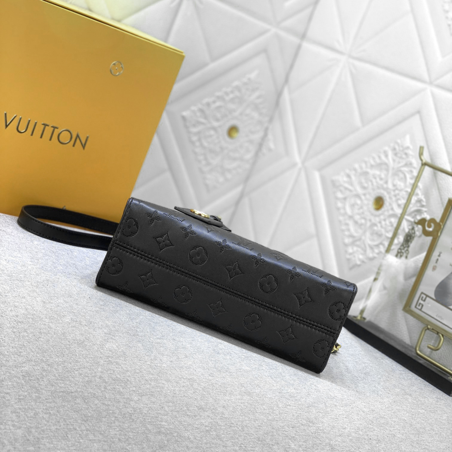 ルイ・ヴィトン「Louis Vuitton」オンザゴー EW