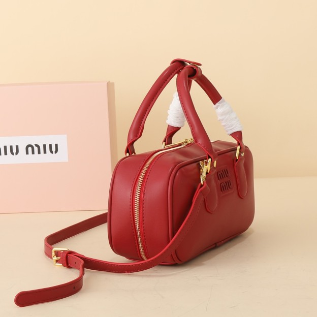 ミュウミュウ アルカディ レザー ラージバッグ「Arcadie Bag」