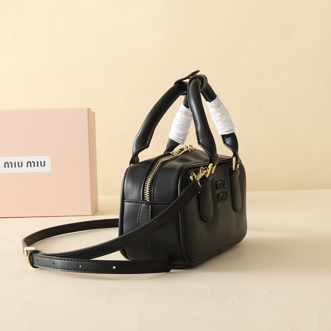 ミュウミュウ アルカディ レザー レギュラー/ラージバッグ「Arcadie Bag」