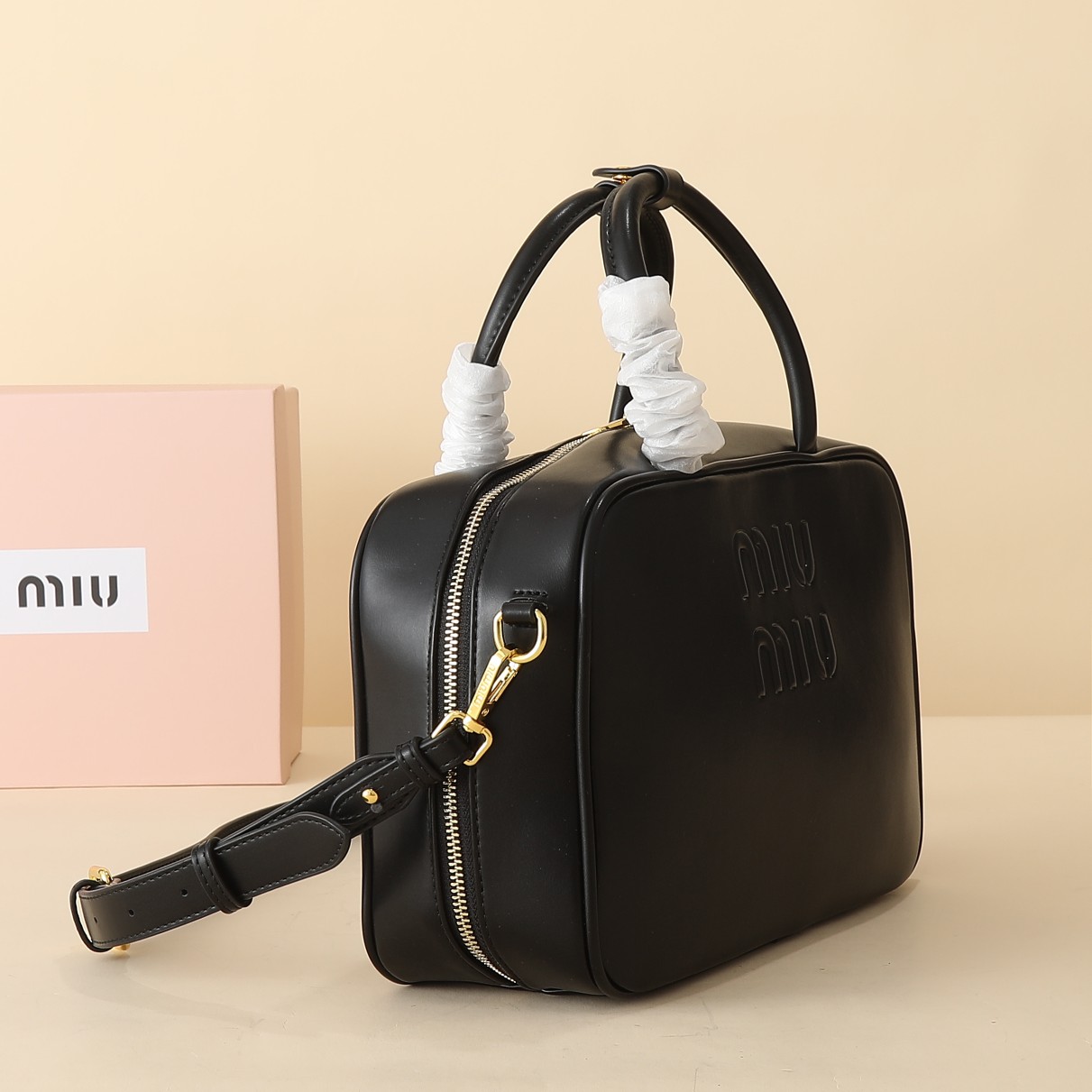 ミュウミュウ ボー レザー ラージバッグ「Beau Bag」