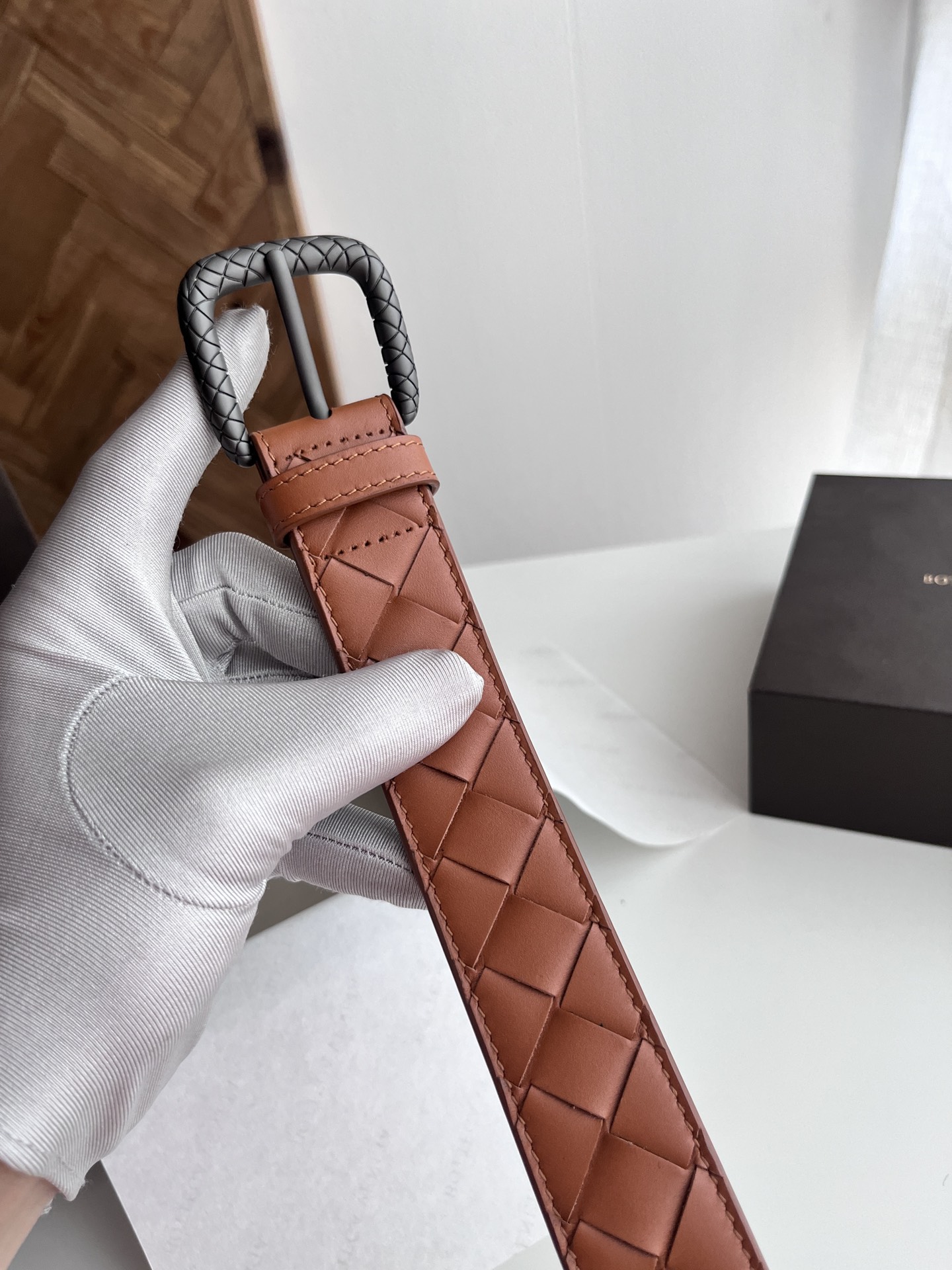 ボッテガ・ヴェネタ「Bottega Veneta」イントレチャート リバーシブル ベルト