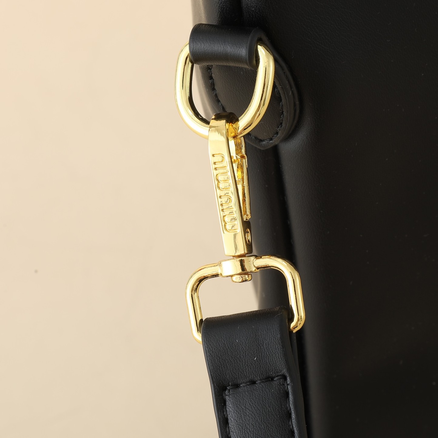 ミュウミュウ アイビー レザー レギュラーバッグ「Ivy Bag」