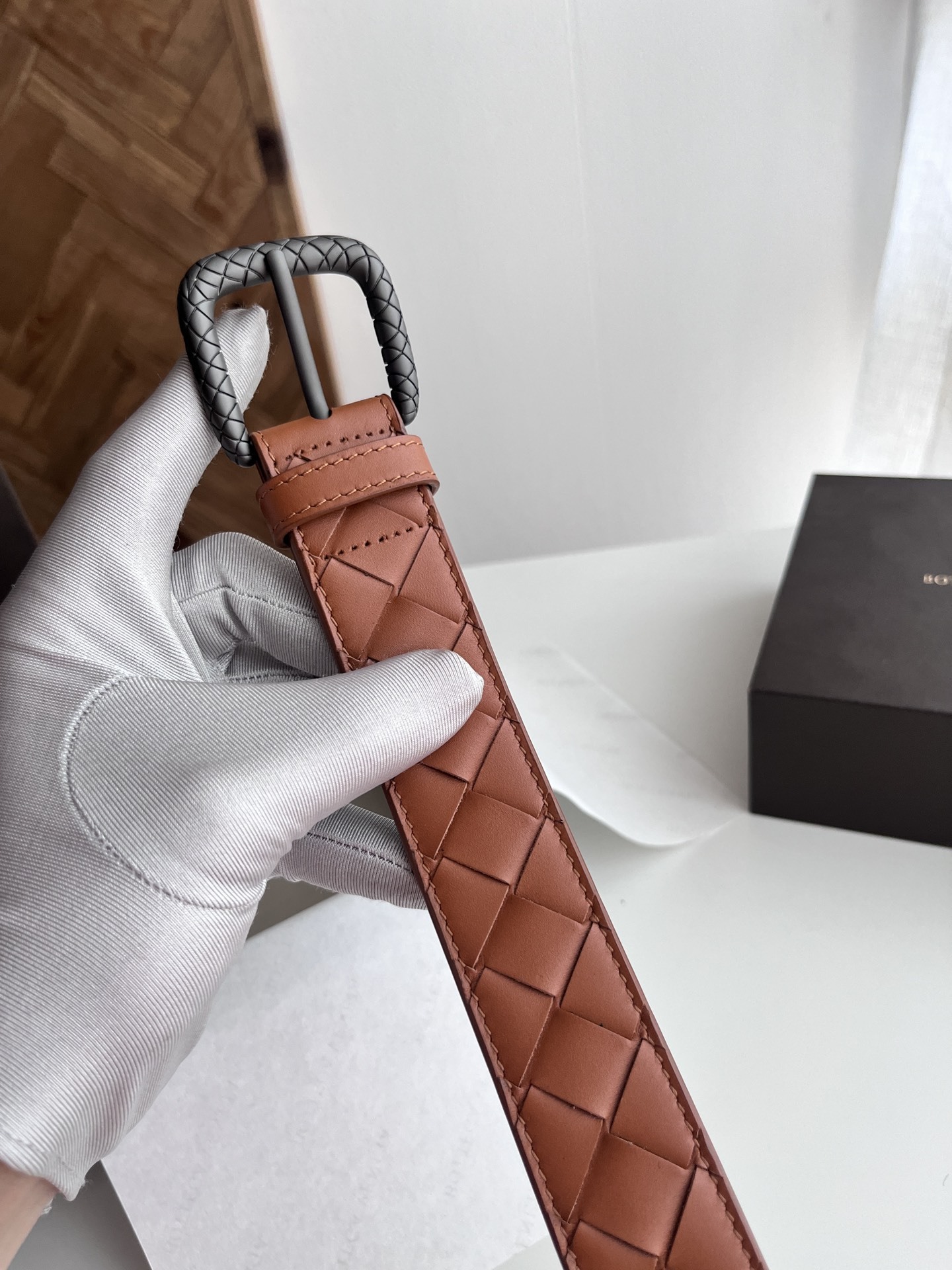 ボッテガ・ヴェネタ「Bottega Veneta」イントレチャート リバーシブル ベルト