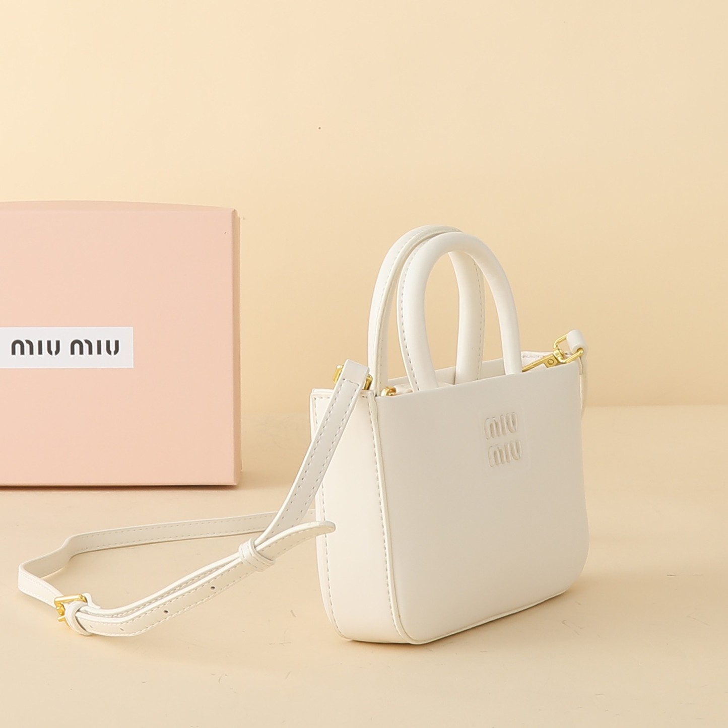 ミュウミュウ アルカディ トップハンドルバッグ「Arcadie Bag」