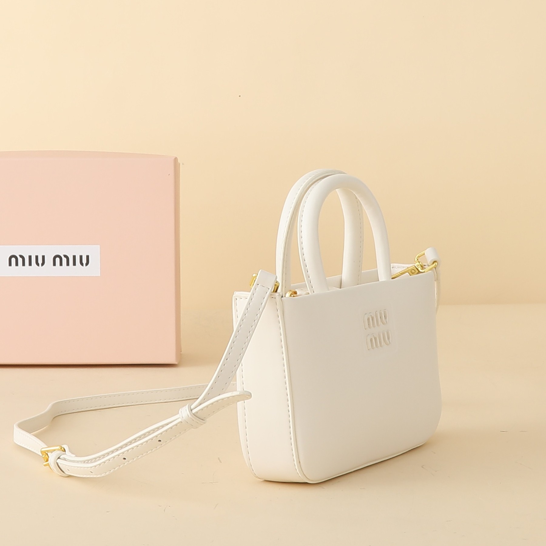 ミュウミュウ アルカディ トップハンドルバッグ「Arcadie Bag」