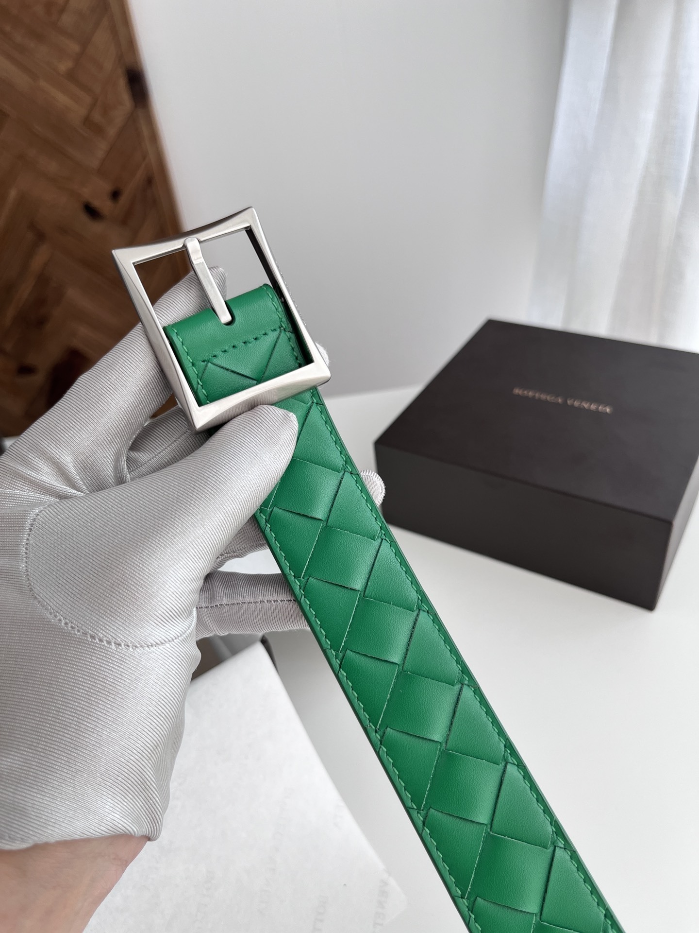 ボッテガ・ヴェネタ「Bottega Veneta」イントレチャート リバーシブル ベルト