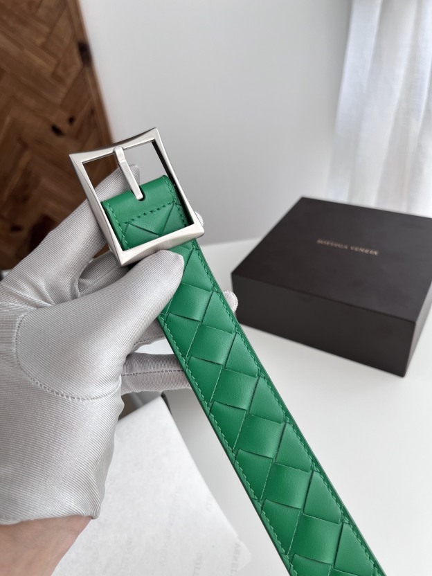 ボッテガ・ヴェネタ「Bottega Veneta」イントレチャート リバーシブル ベルト