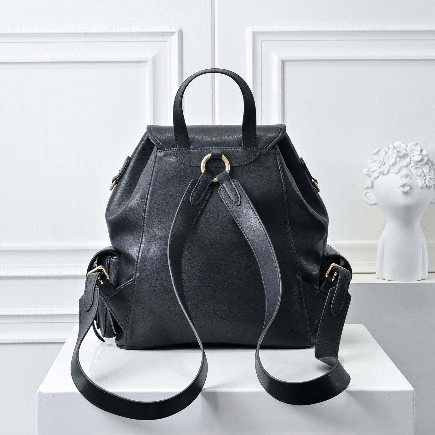 ミュウミュウ アルカディ レザー ラージバックパック「Arcadie Bag」