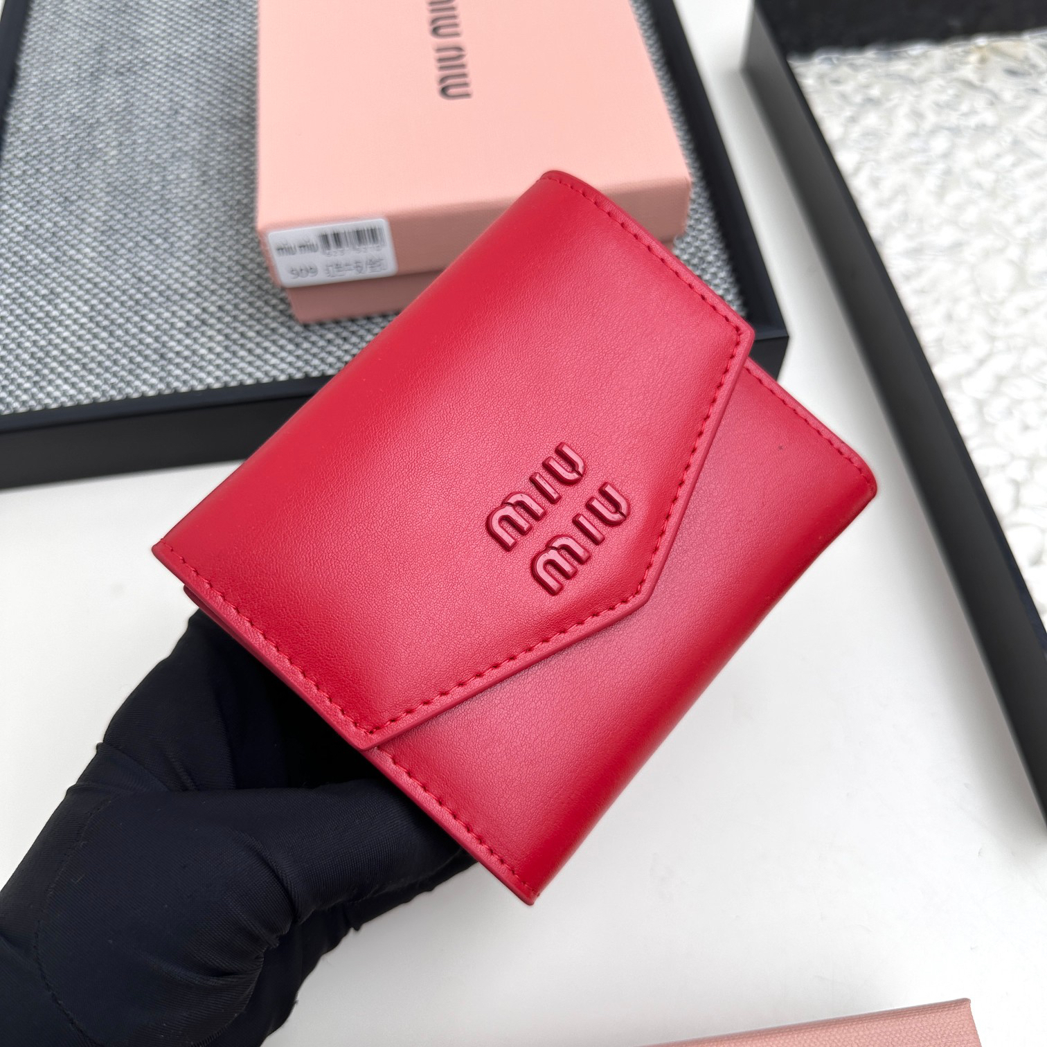 ミュウミュウ アルカディ コンパクト フラップ ウォレット「Arcadie Wallet」