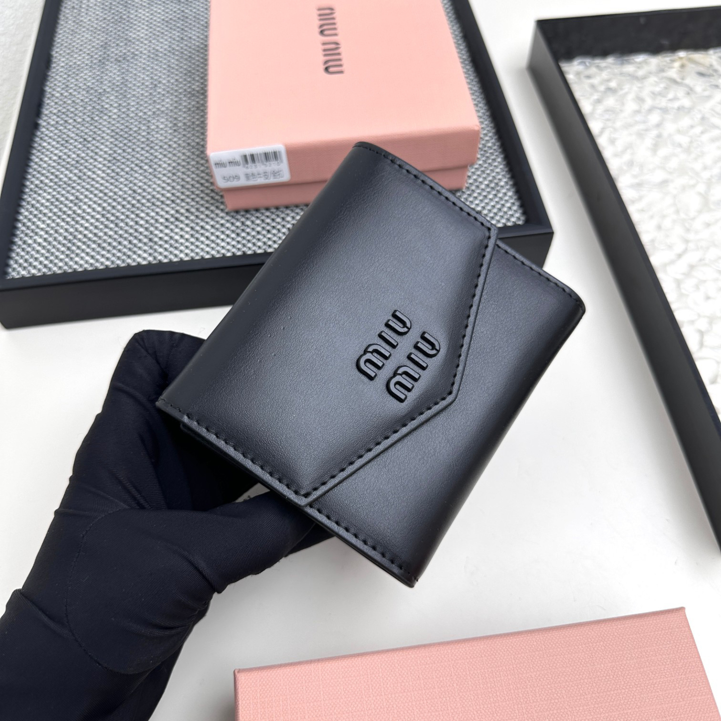 ミュウミュウ アルカディ コンパクト フラップ ウォレット「Arcadie Wallet」