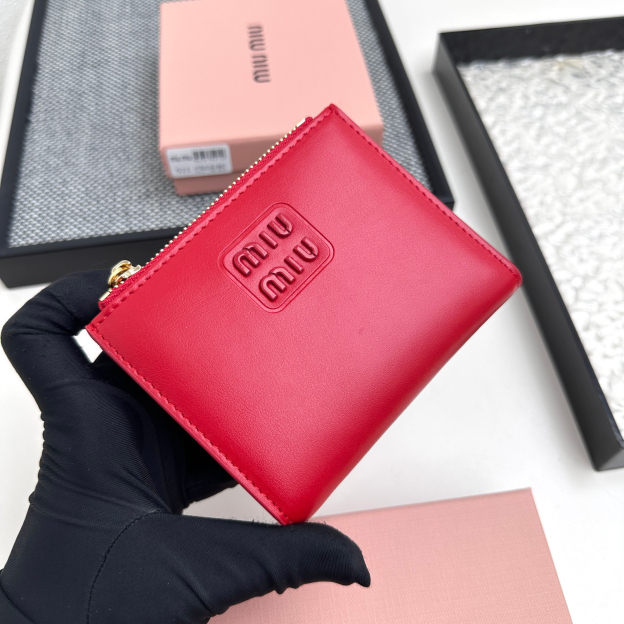 ミュウミュウ アルカディ レザー 財布「Arcadie Wallet」