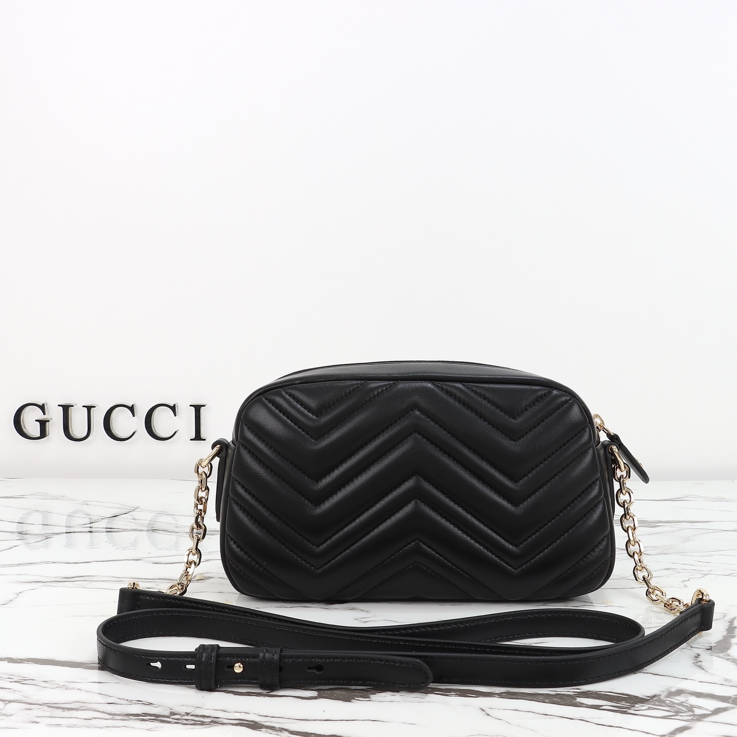 グッチ〔GGマーモント〕スモール カメラバッグ「GG Marmont Bag」