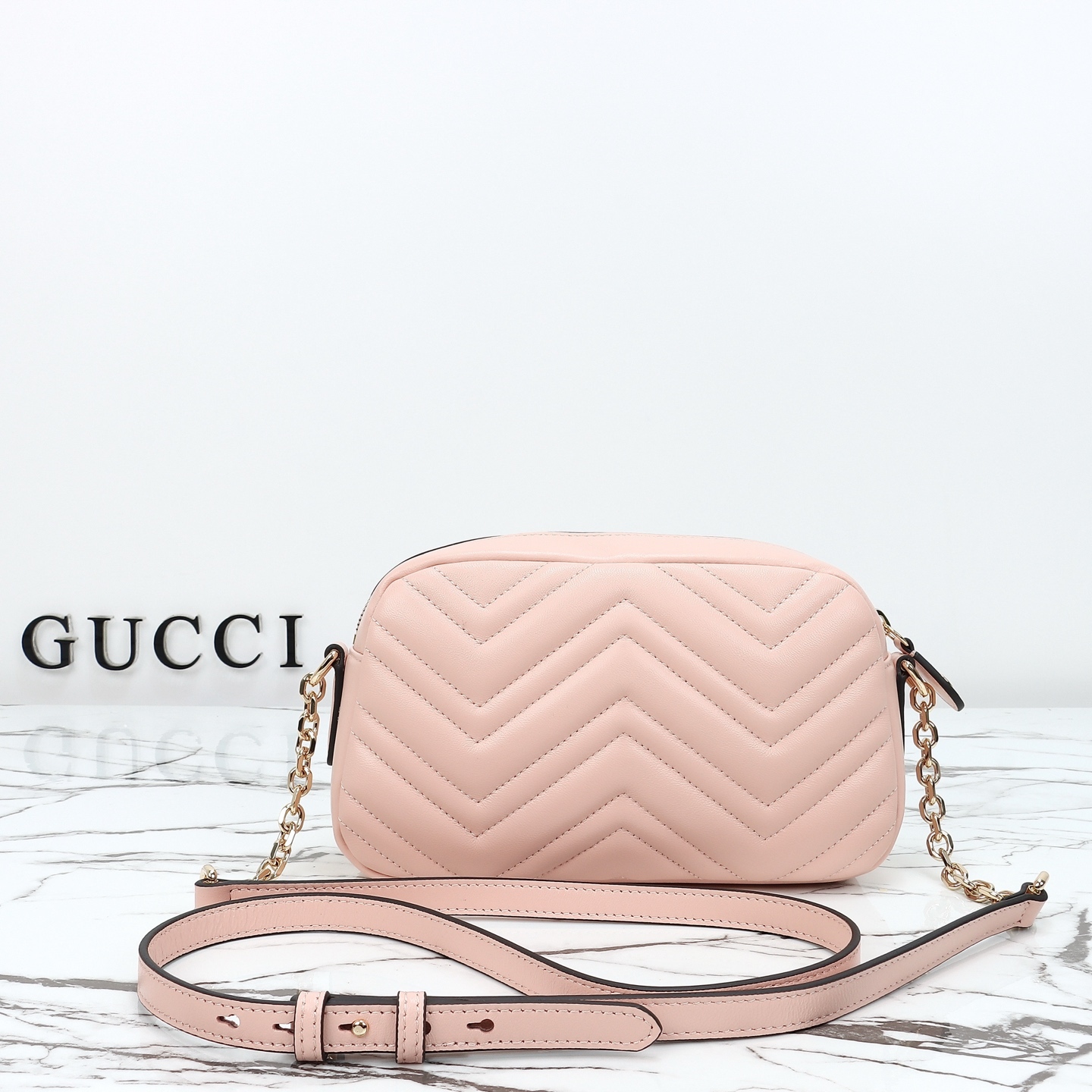 グッチ〔GGマーモント〕スモール カメラバッグ「GG Marmont Bag」