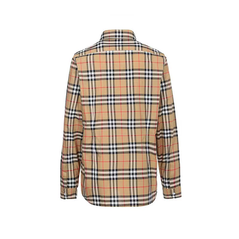 バーバリー（Burberry）の定番の小チェック柄シャツ