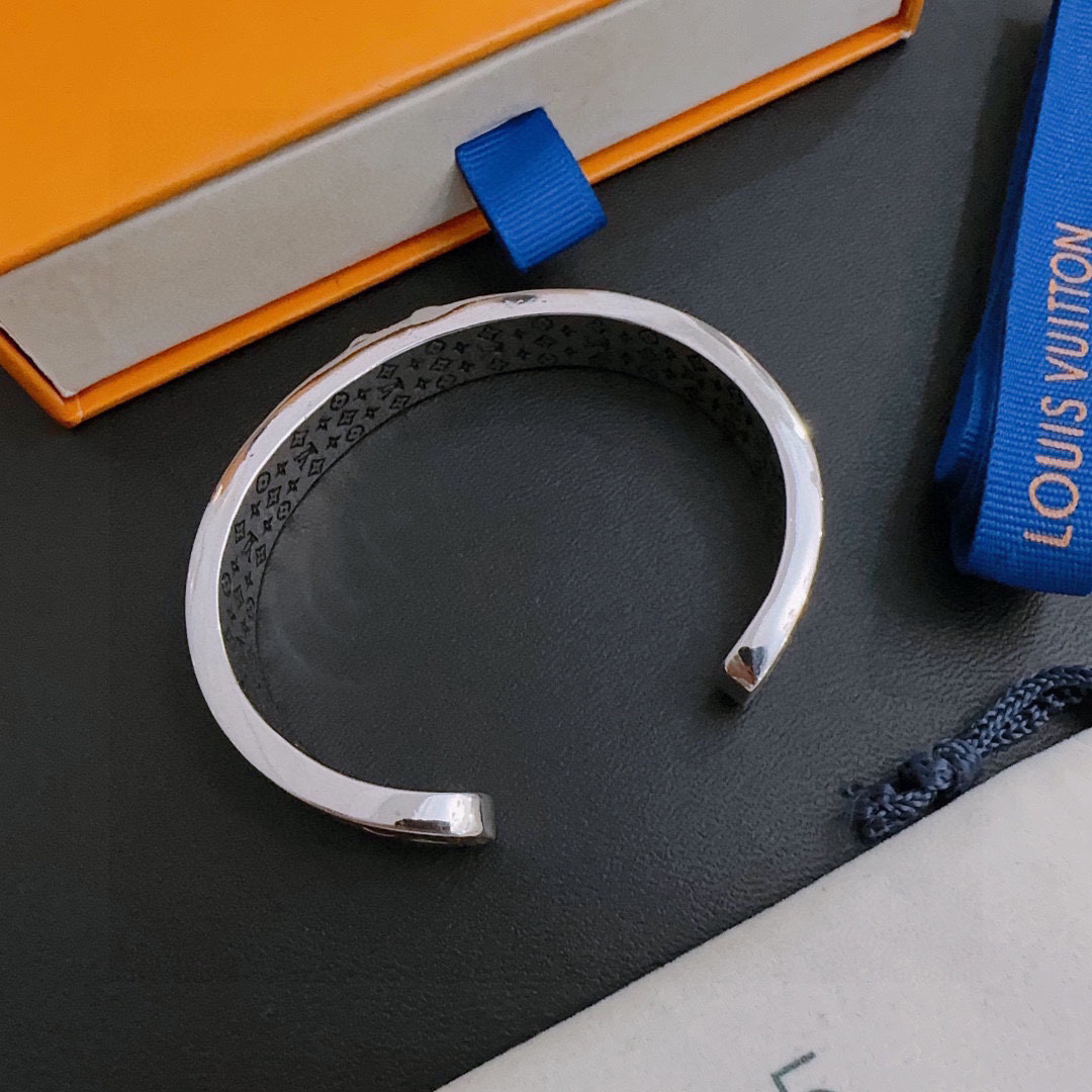 ルイ・ヴィトン アイコニック ブレスレット