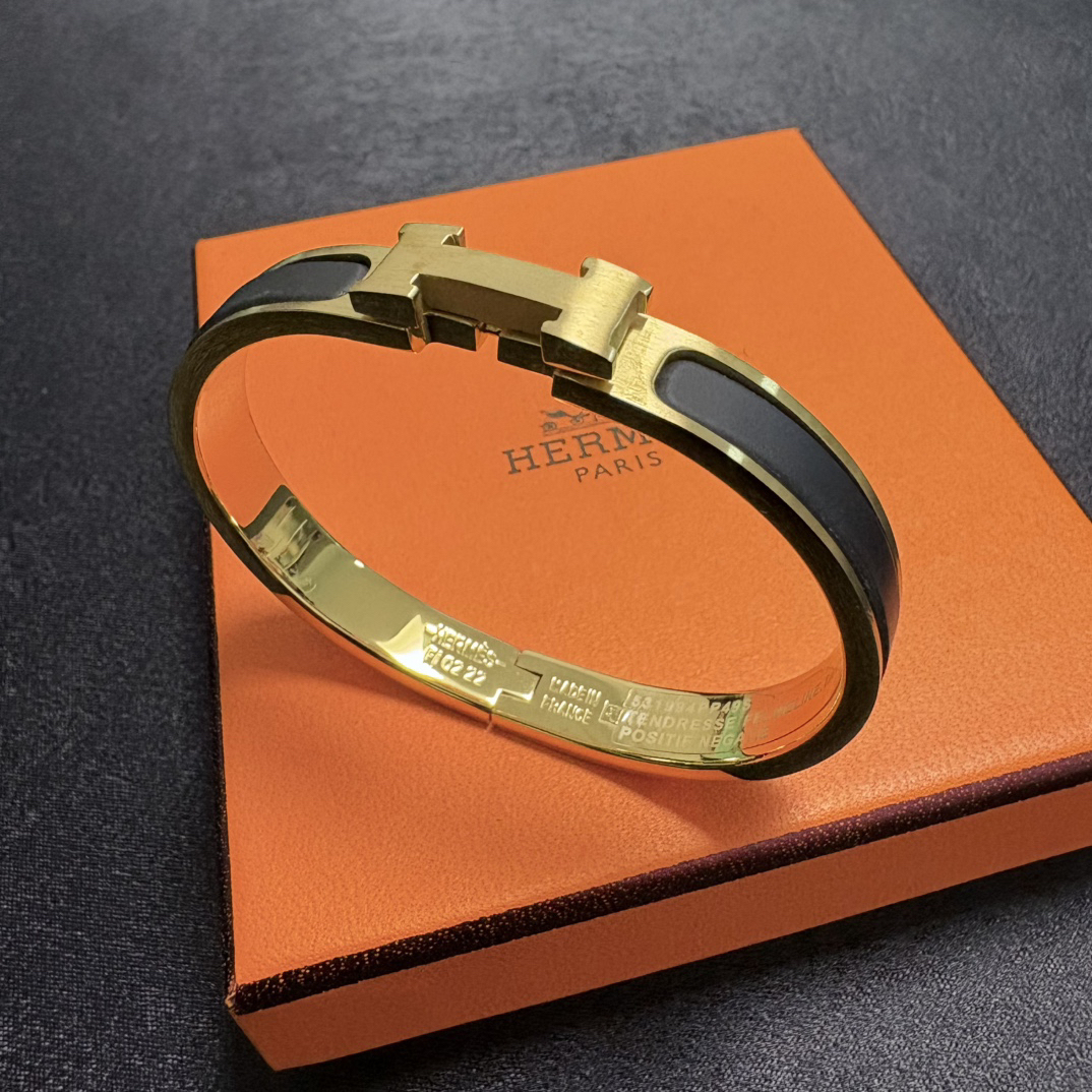 エルメス ブランドの象徴的なブレスレット