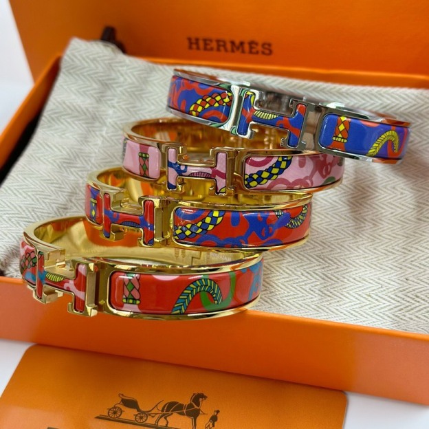 エルメス ブランドの象徴的なブレスレット