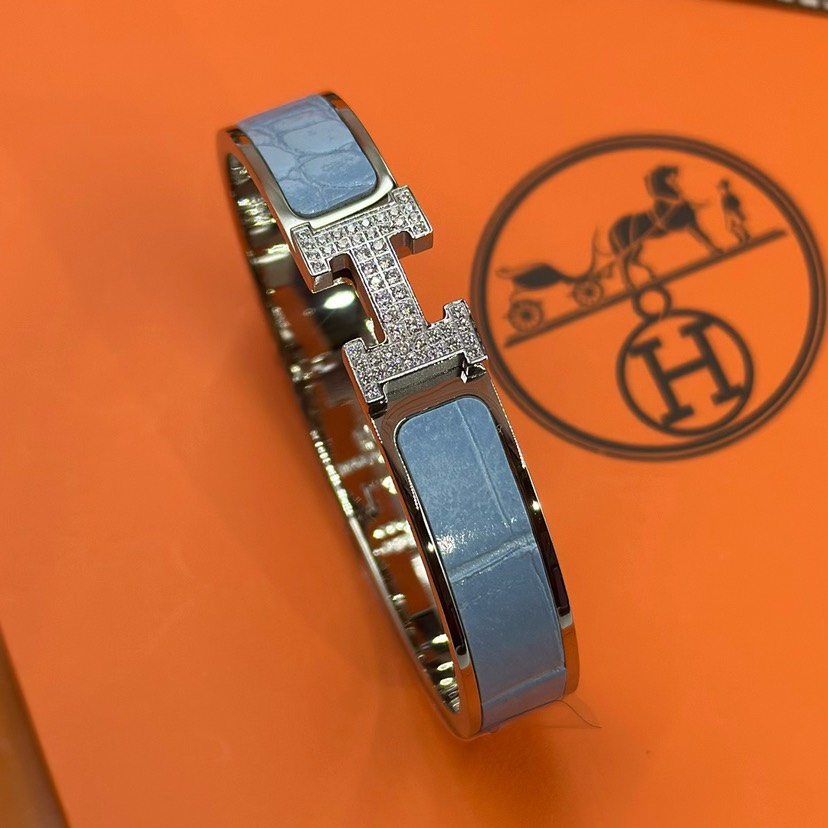 エルメス ブランドの象徴的なブレスレット