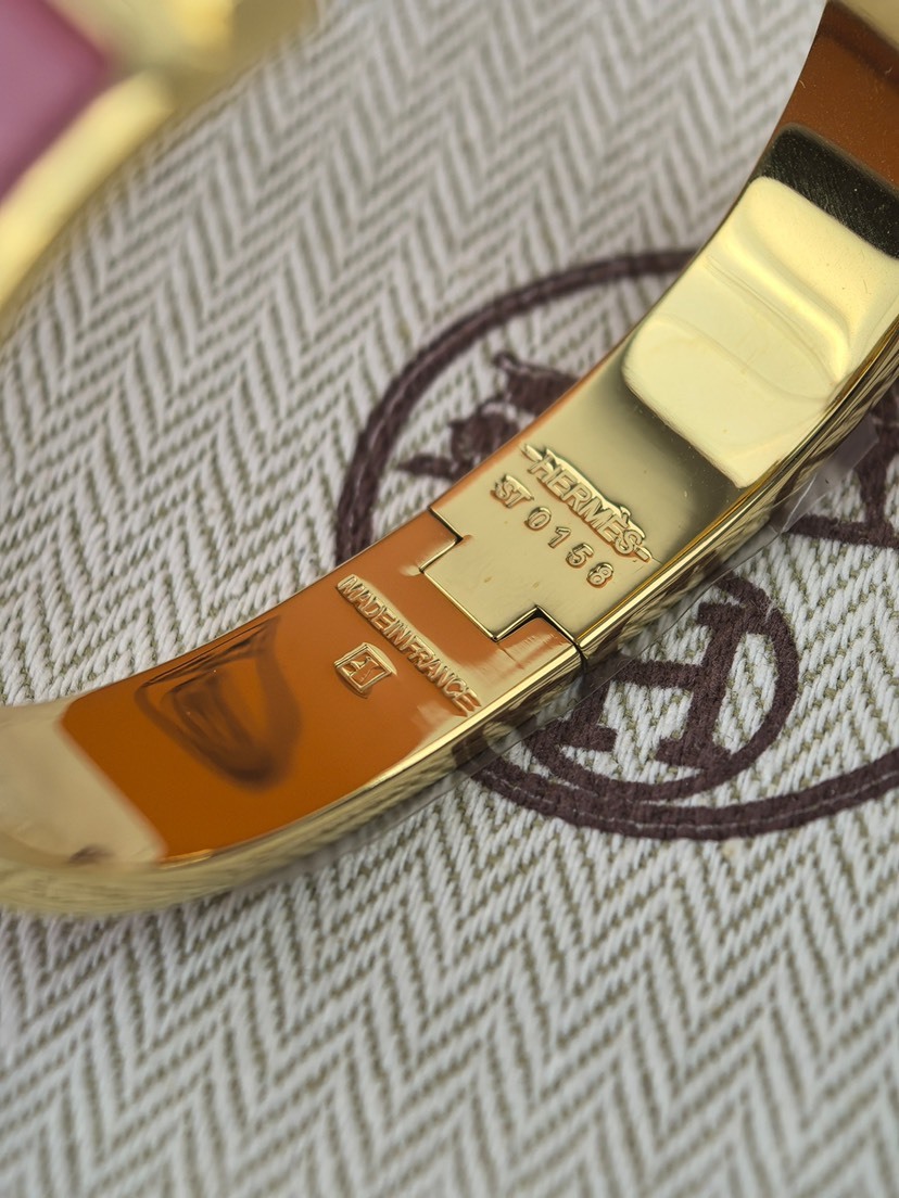 エルメス ブランドの象徴的なブレスレット