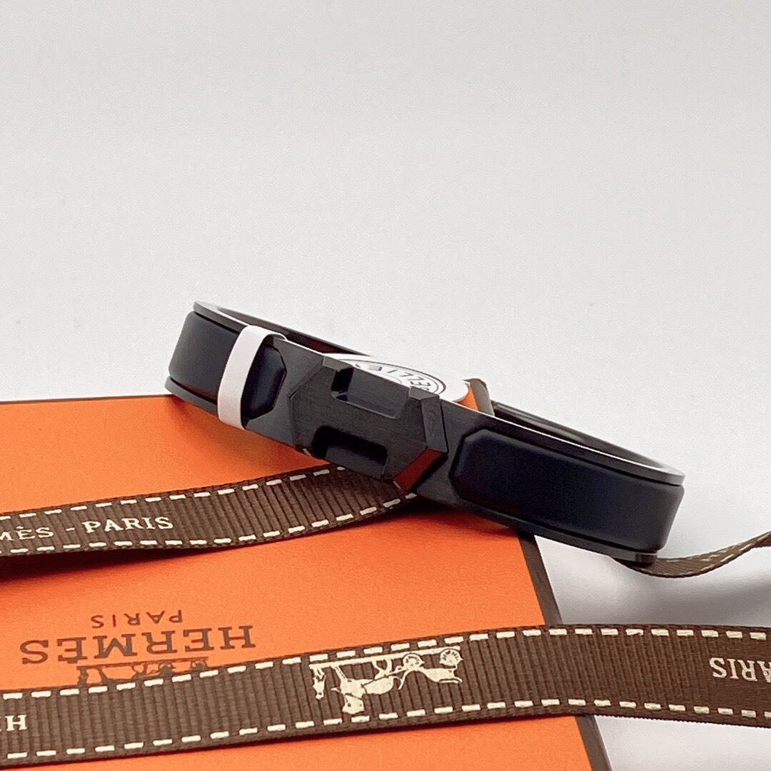 エルメス ブランドの象徴的なブレスレット