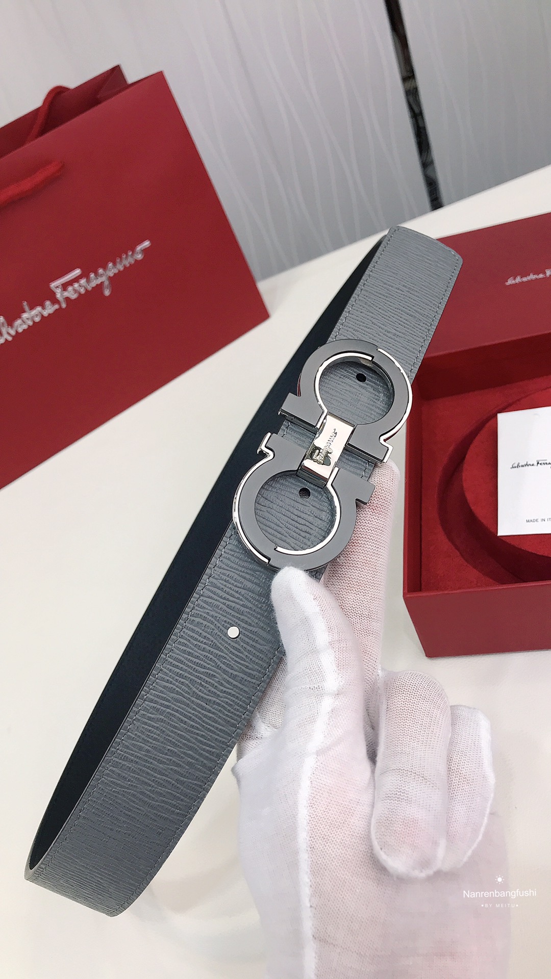 フェラガモ「Ferragamo」リバーシブルベルト「デュアルバックル」