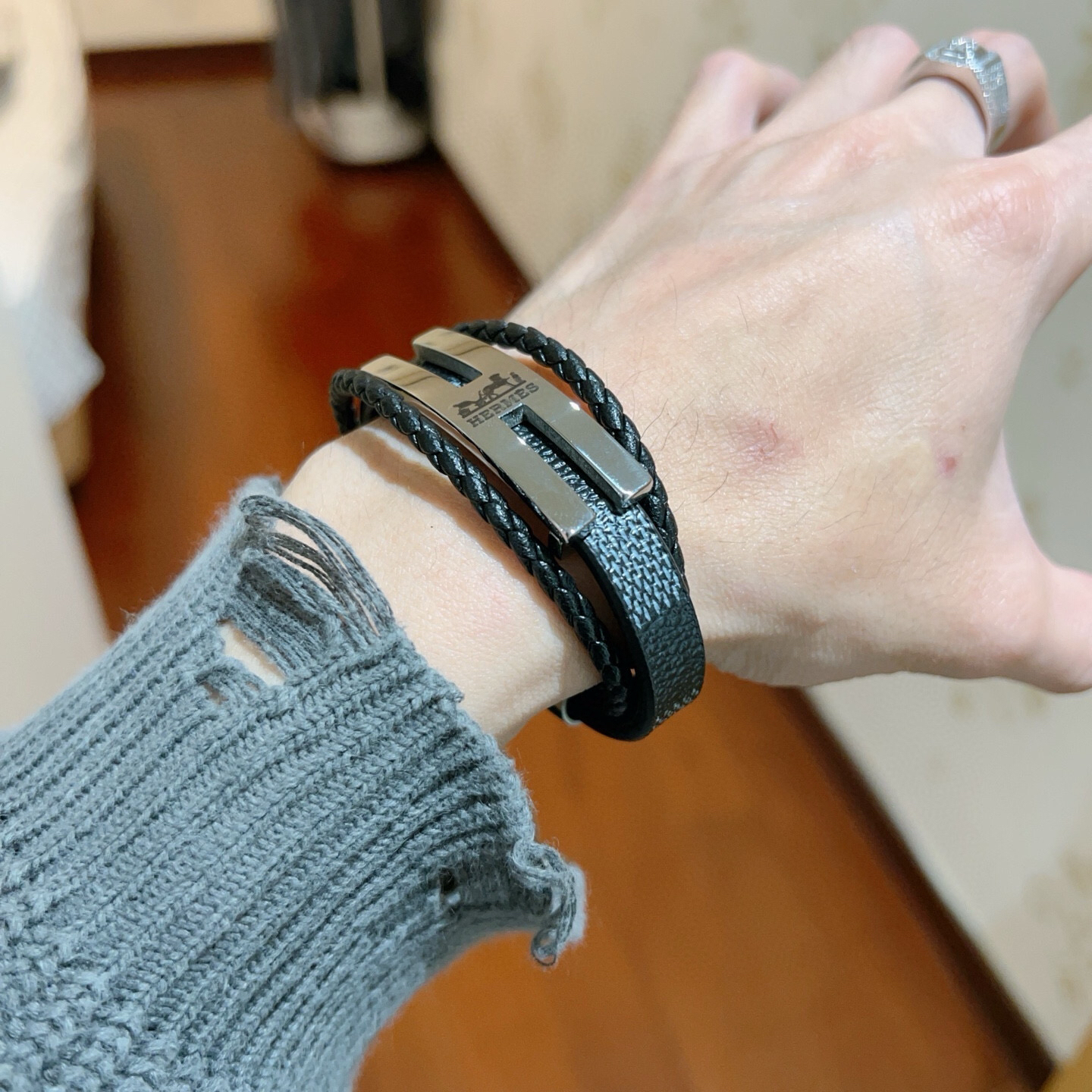 エルメス ブランドの象徴的なブレスレット