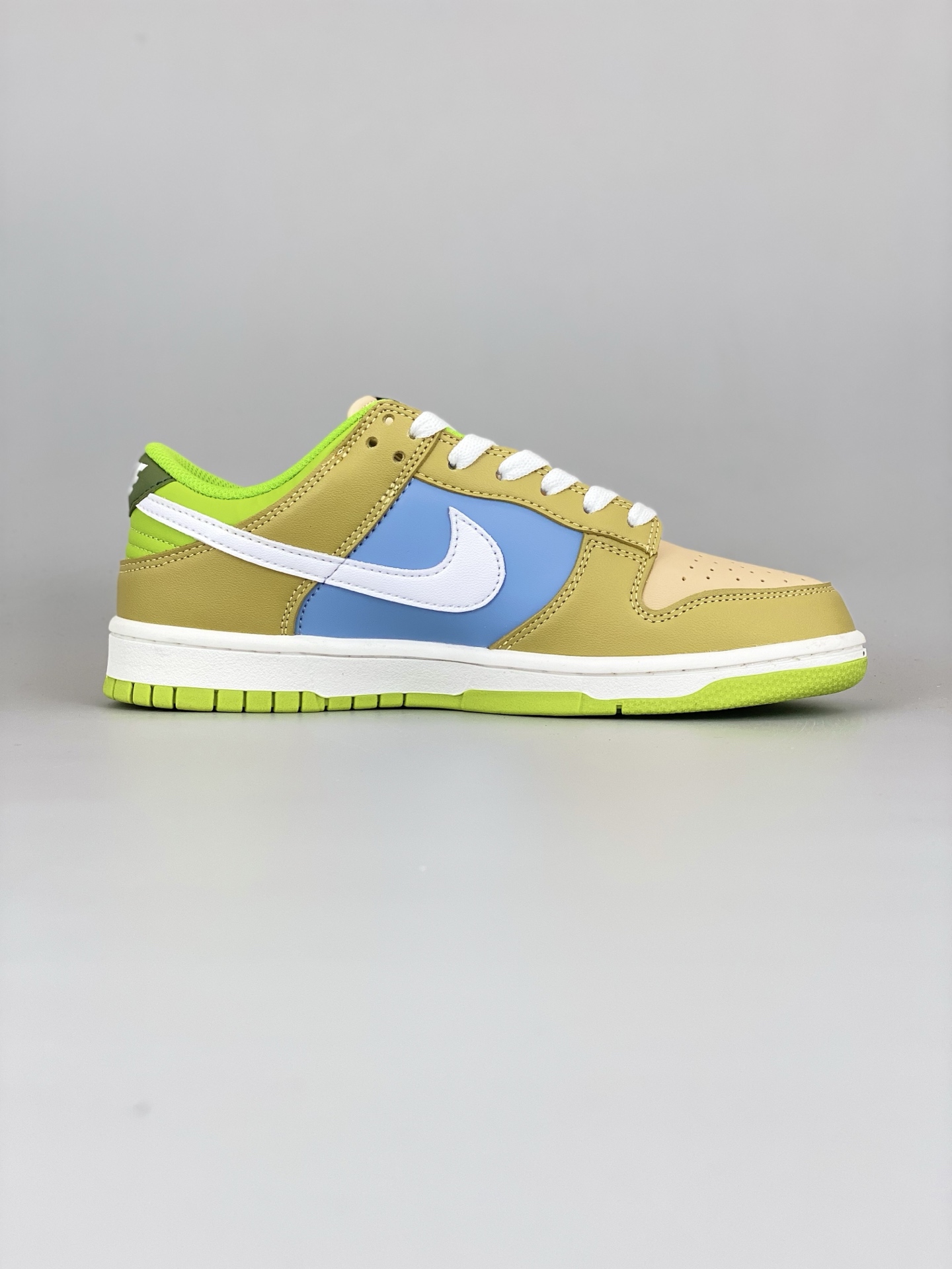 「コラボモデル」Gucci x Nike   Dunk Low ボルドーカラー オウバンスニーカー