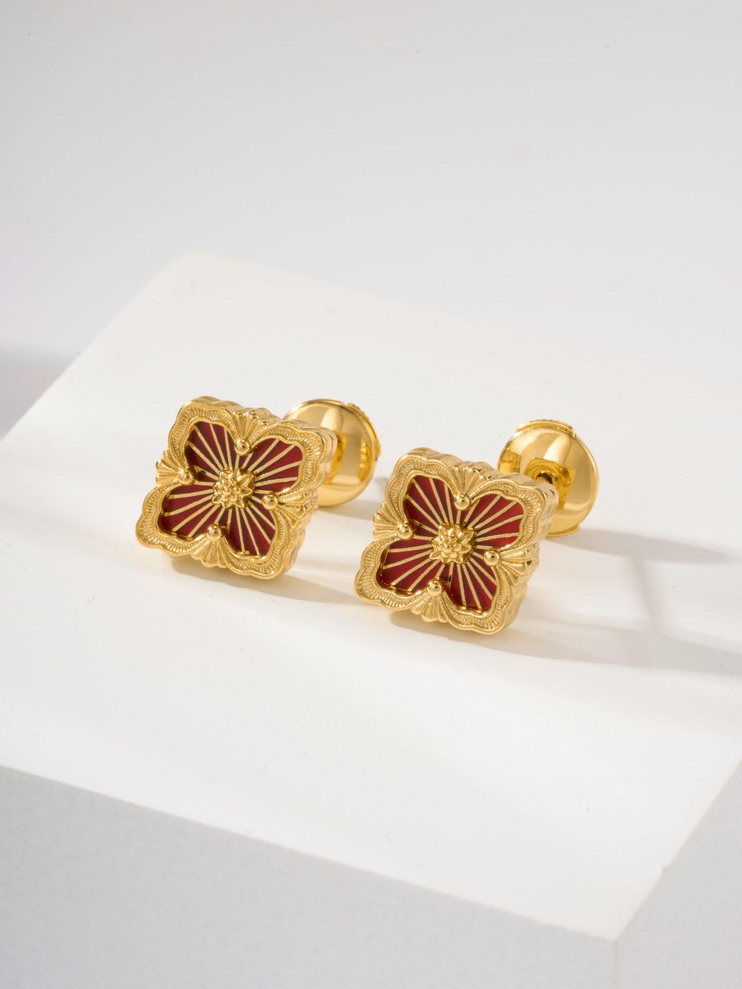 エルメス イヤリング、卓越した職人技の輝き