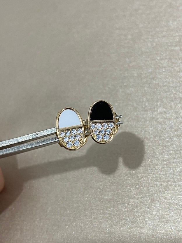 エルメス イヤリング、卓越した職人技の輝き