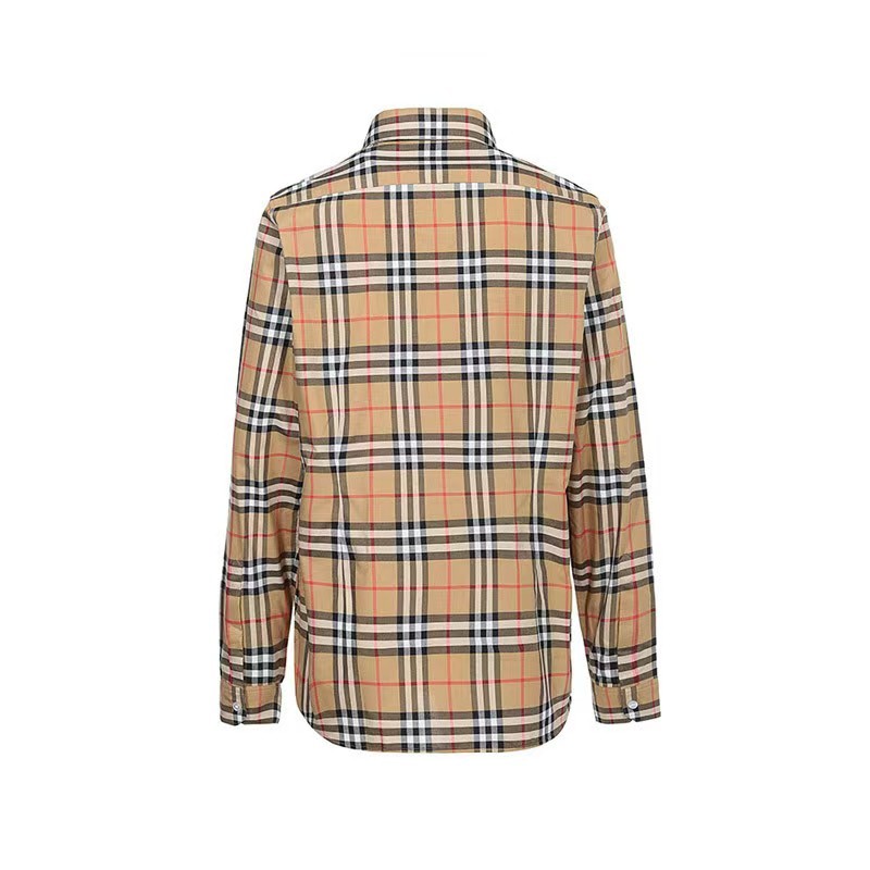 バーバリー（Burberry）の定番の小チェック柄シャツ