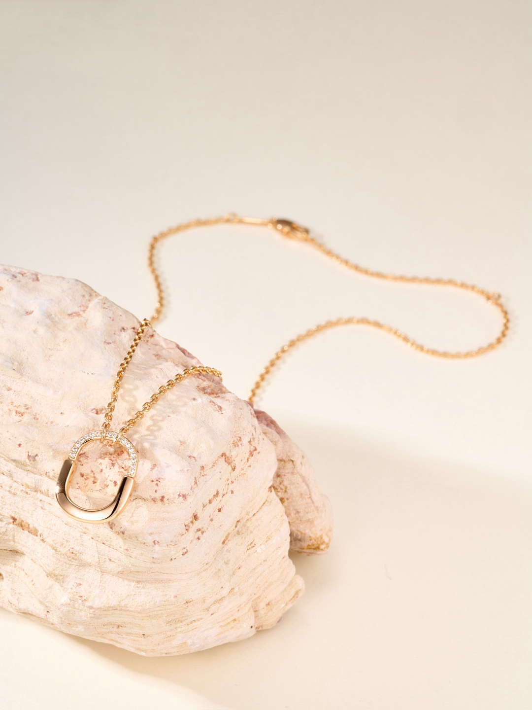 ティファニー「Tiffany & Co.」T Lock セミダイヤネックレス スモール バイカラーゴールド