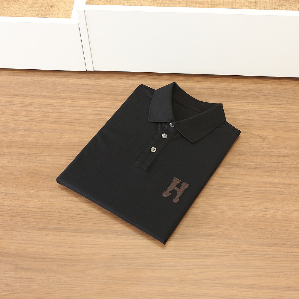 エルメス「Hermès」 春夏2026 刺繍コレクション Tシャツ