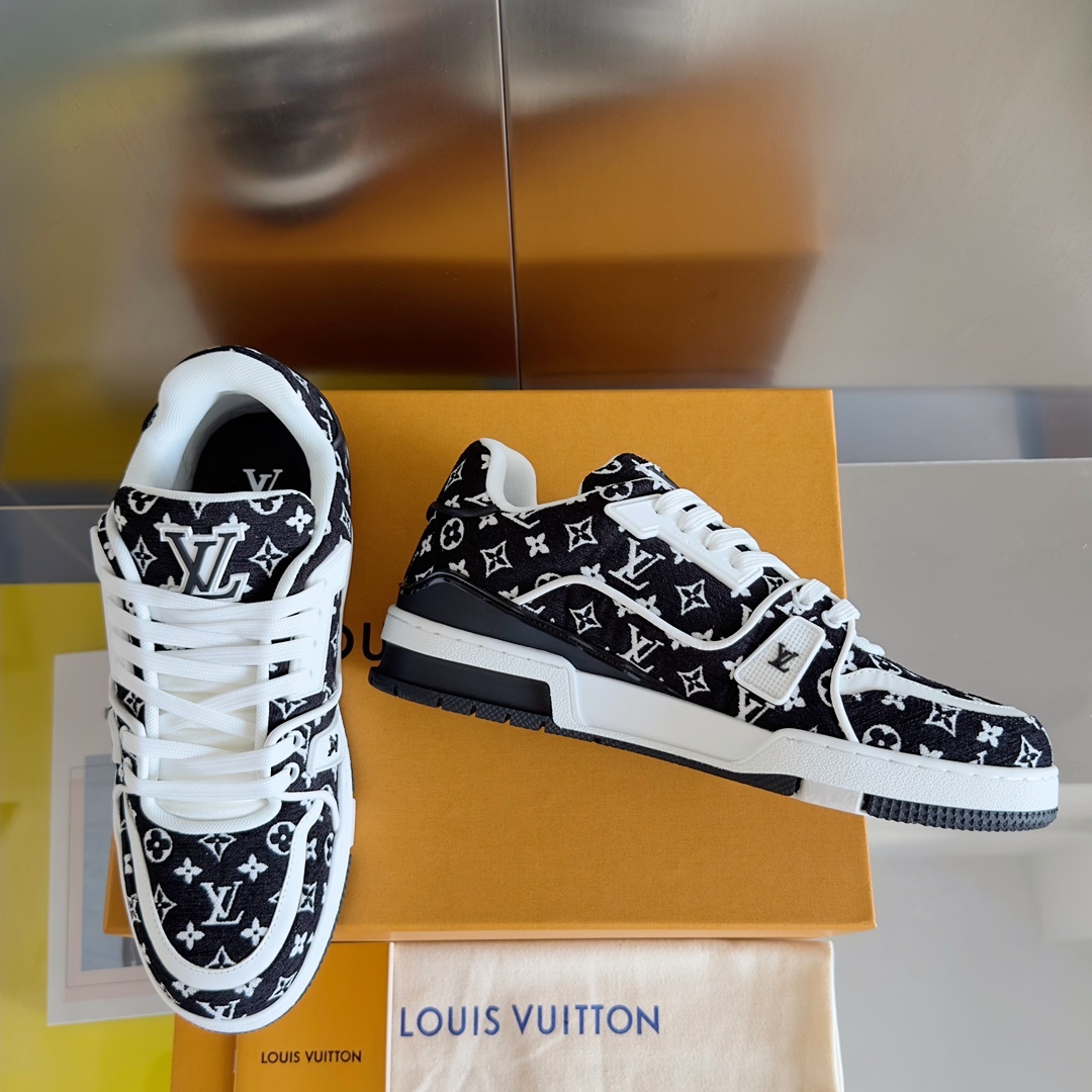 ルイ・ヴィトン LV トレーナー スニーカー「Trainer」