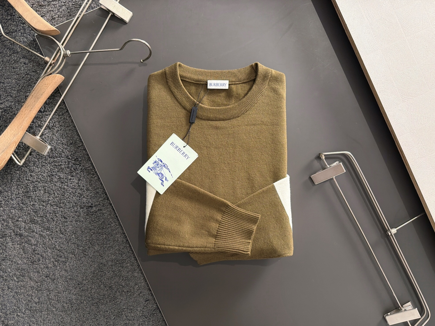 バーバリー「Burberry」2026新作ニットコレクション ニットウェア
