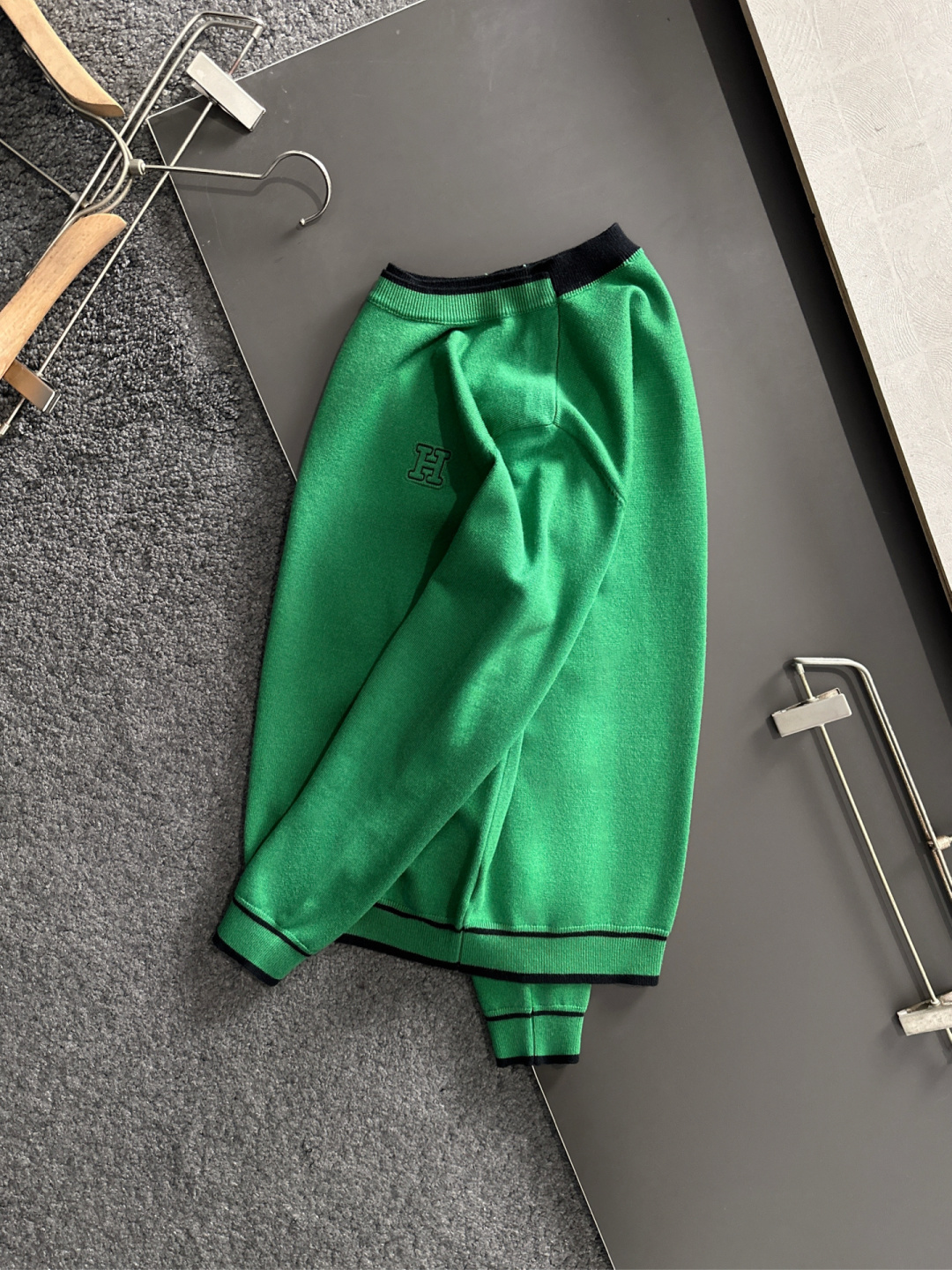 エルメス「Hermès」春季新作ラウンドネックスウェット