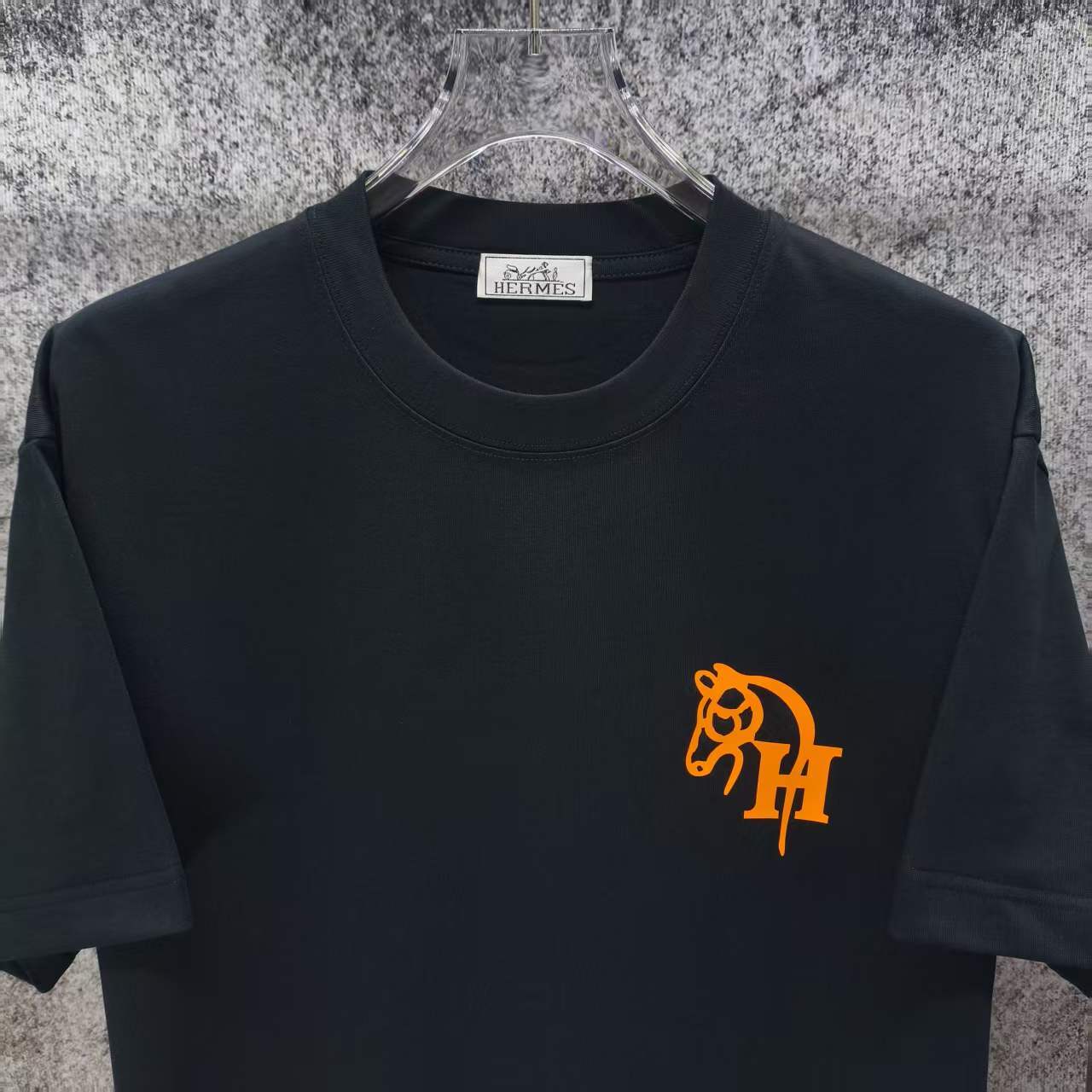 エルメス「Hermès」 クルーネックTシャツ 軽やかな着心地 春夏新作