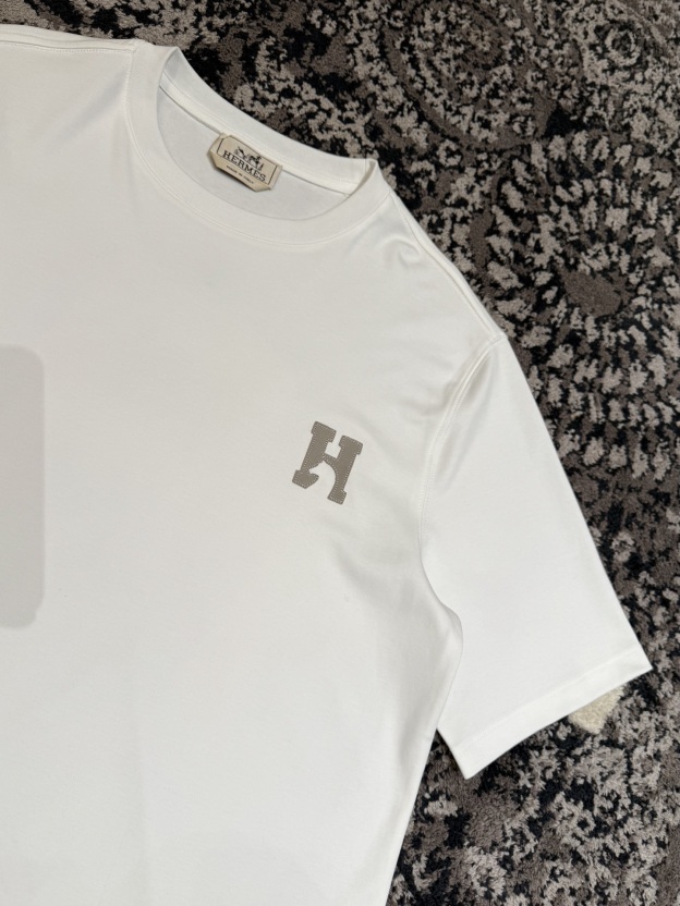 エルメス「Hermès」 クルーネックTシャツ 軽やかな着心地 春夏新作