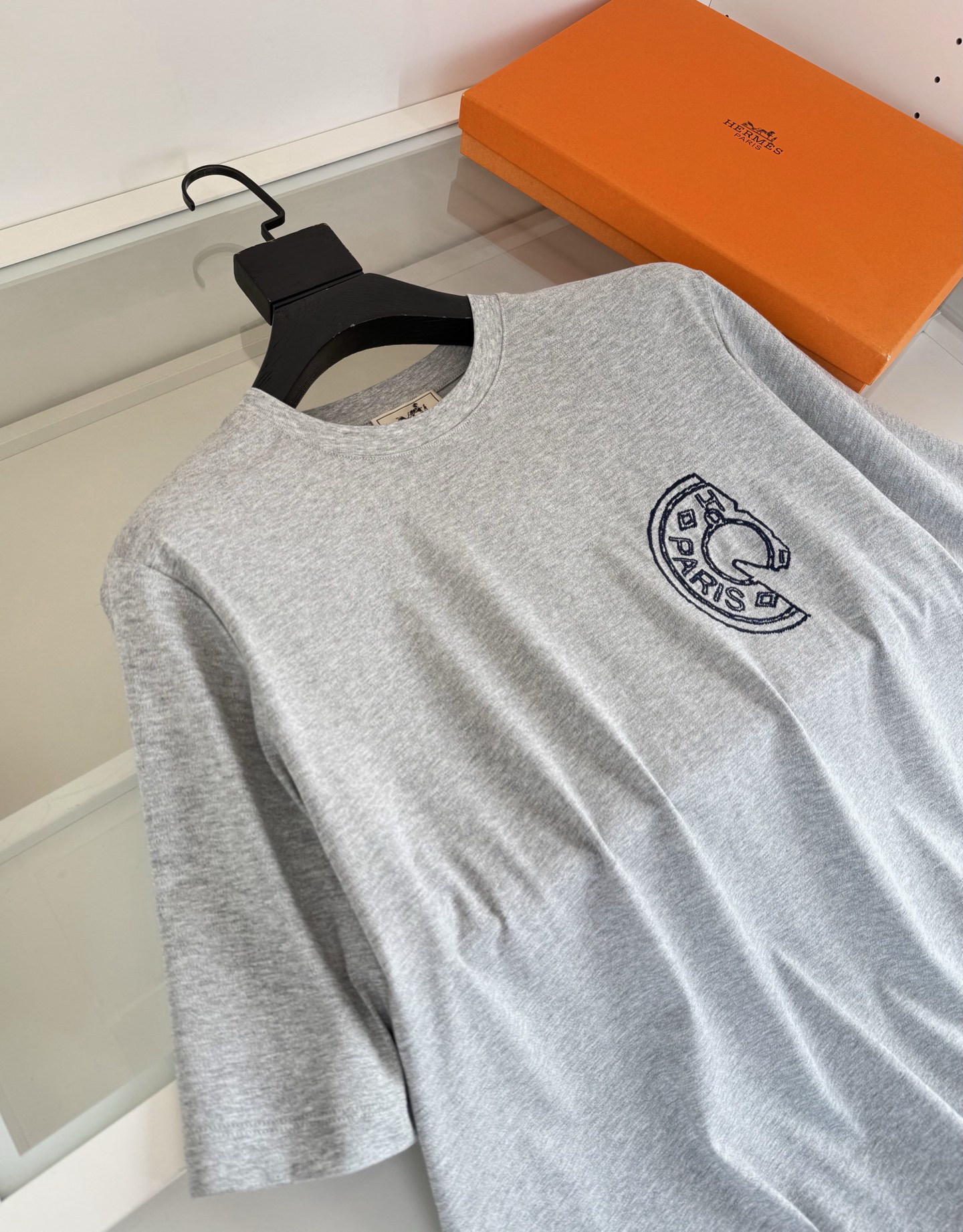 エルメス「Hermès」 クルーネックTシャツ 軽やかな着心地 春夏新作