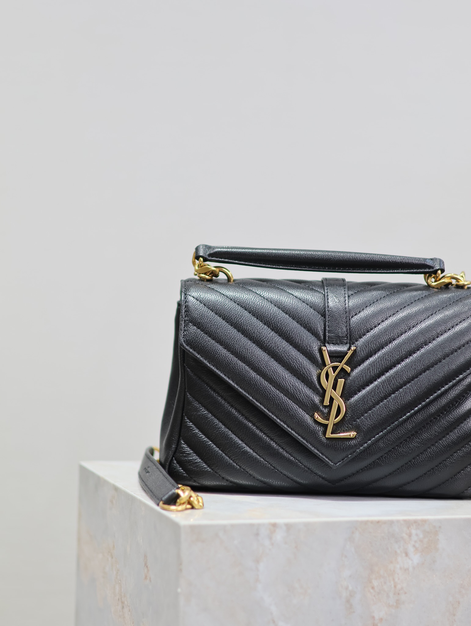 サンローラン「Saint Laurent」メッセンジャーバッグ