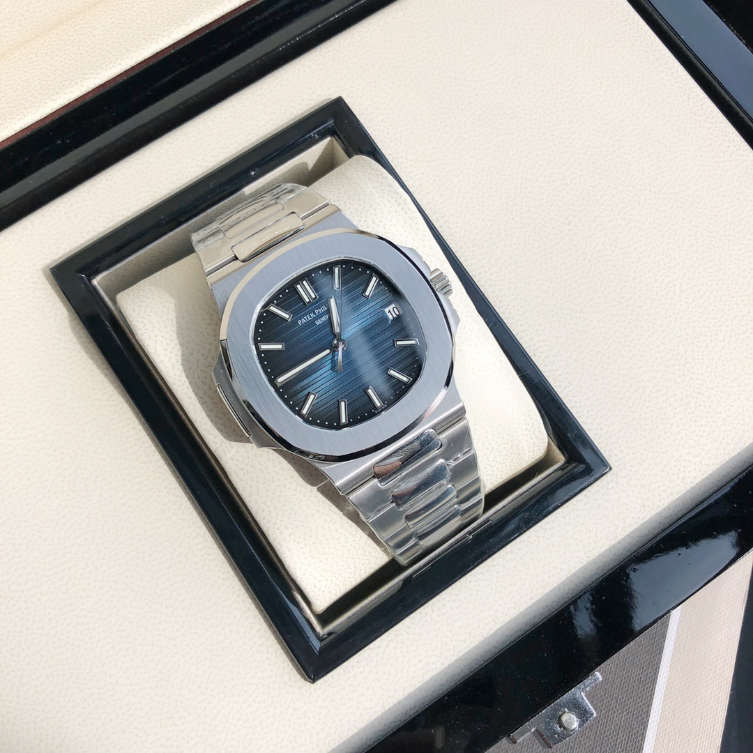 パテック フィリップ「Patek Philippe」ノーチラス 5711/1A 自動巻き腕時計 40mm「4色」